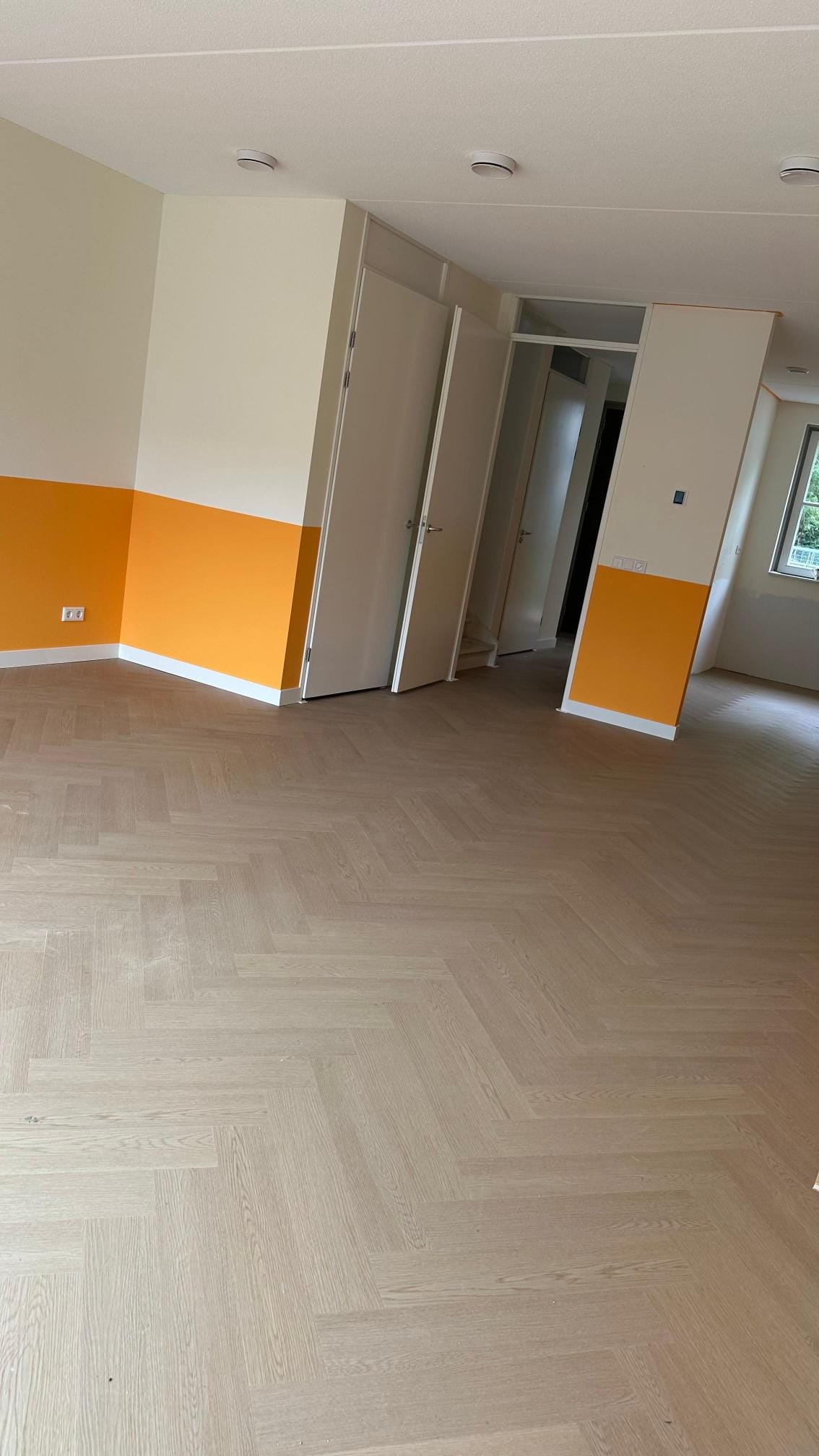 klik pvc vloer visgraat woonkamer