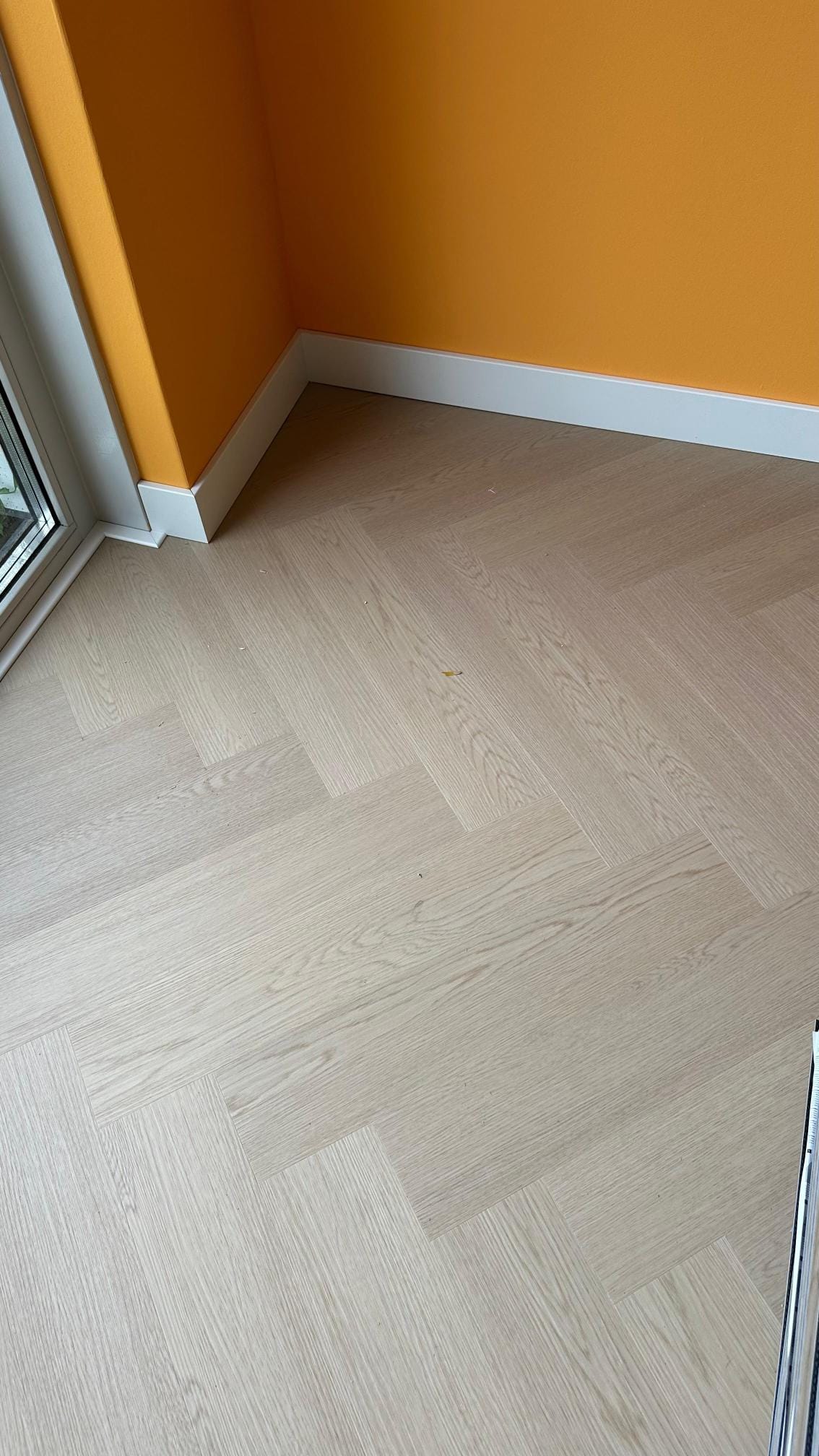 pvc plakvloer visgraat patroon